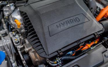 engine of a hybrid car