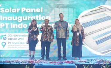 representatives of TotalEnergies ENEOS and Indo Kordsa at the solar panel inauguration ceremony