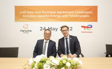 Jung In Sub, Chief Executive Officer of Hanwha Energy Corporation and Thomas Maurisse, Senior Vice President LNG for at TotalEnergies